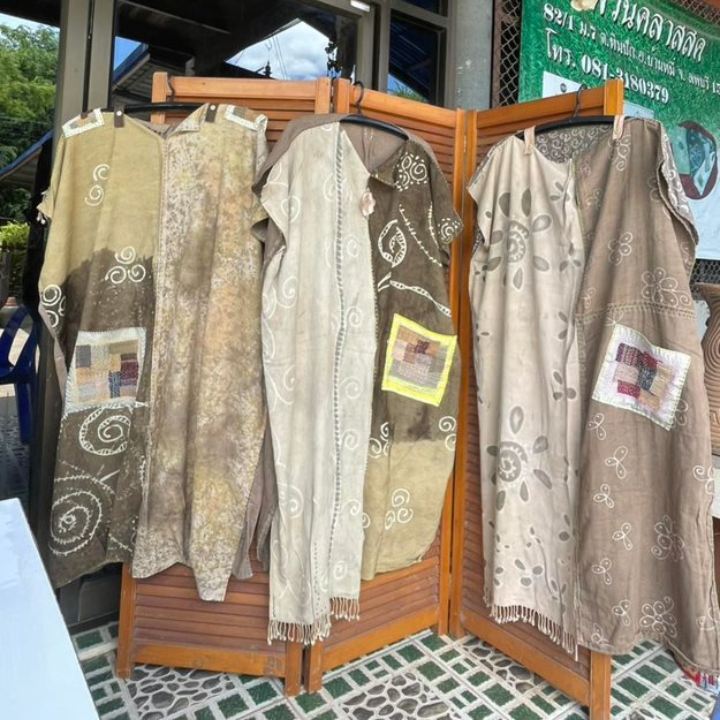 ชุดลำลองบาติกน้ำเต้าหู้ สีธรรมชาติ